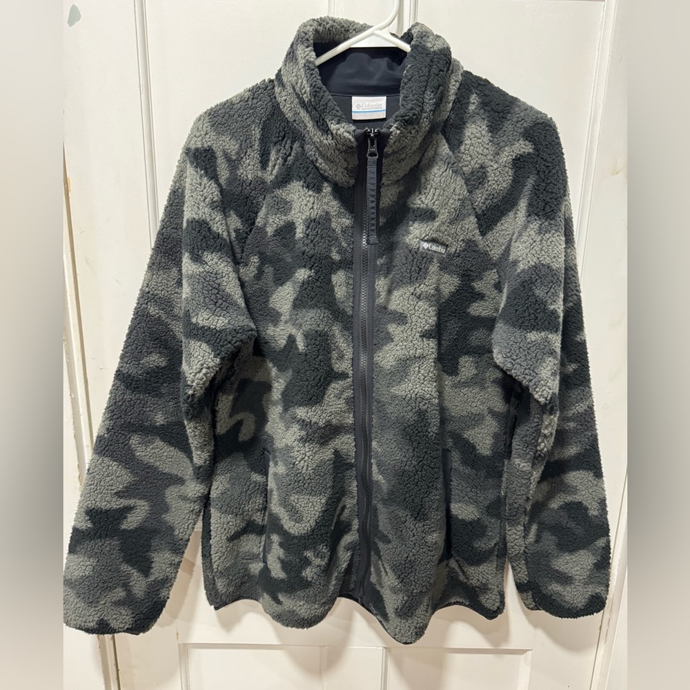 Columbia Women's Gray Camouflage Sherpa Fleece Jacket